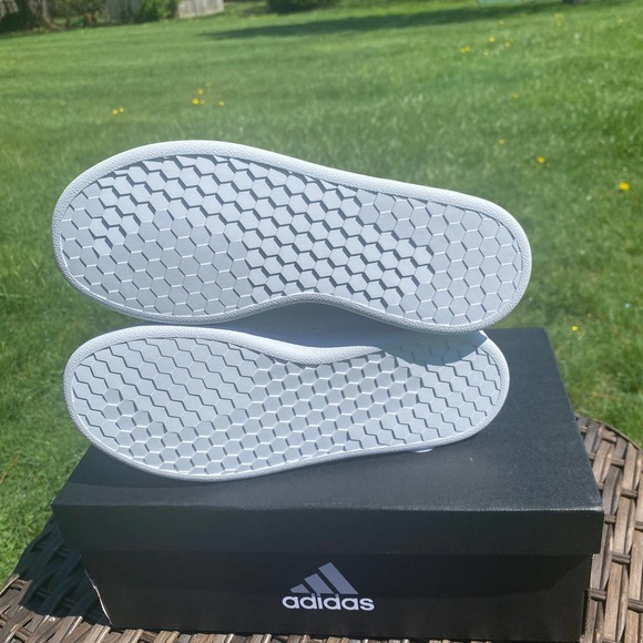 NWT/NIB Adidas Kids Advantage K Tennis Sneakers (Size 2K) - Picture 11 of 11